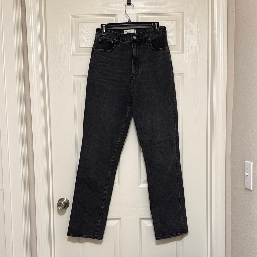 Abercrombie & Fitch Ultra High-Rise Straight - Size 6L